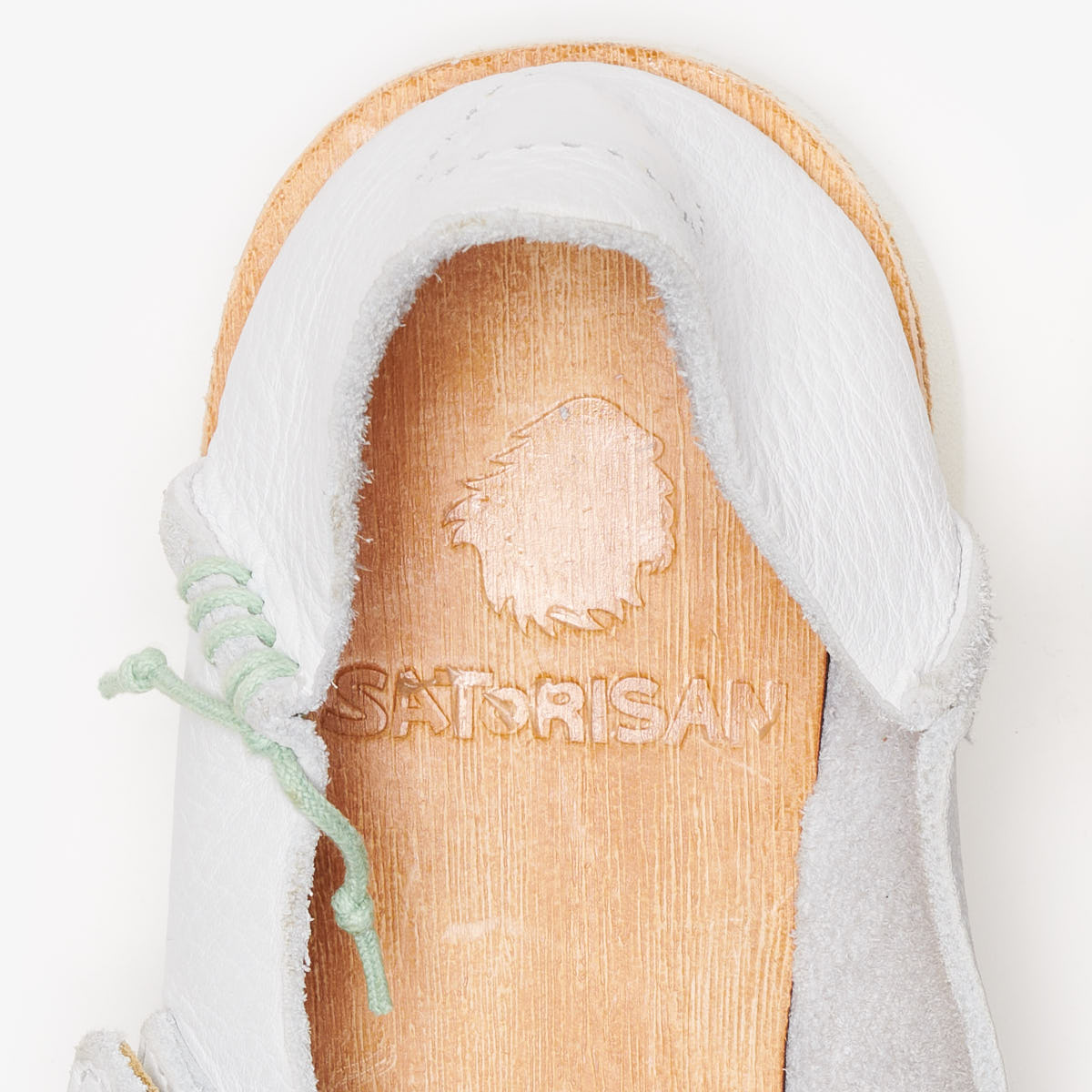 Benirras Premium | White