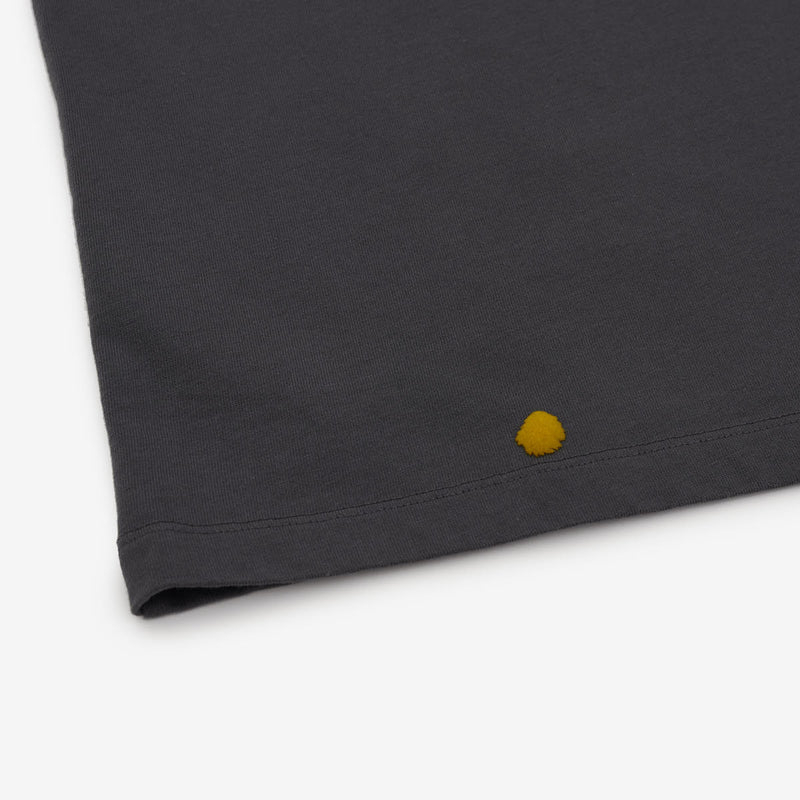 Camiseta de 100 % algodón orgánico gris oscuro